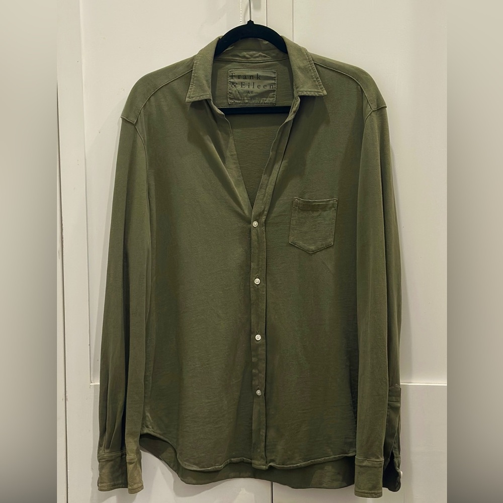 Frank & Eileen Women’s Olive Green Tee Lab Button Down Shirt, size Large